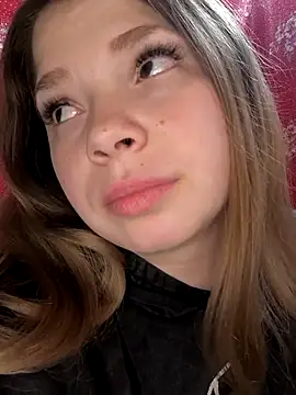 Zuli Kiska online show from 12-21-25, 09:33