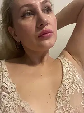 YourBlondee online show from 12-16-24, 02:57