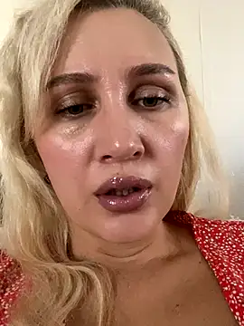 YourBlondee online show from 09-25-25, 02:26