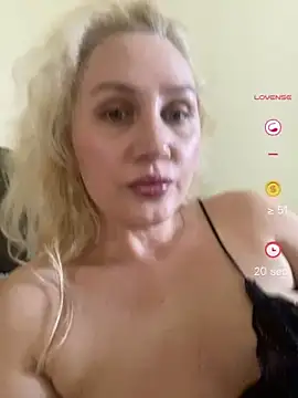 Snapshot of YourBlondee chatting on 05-04-26, 04:08 YourBlondee online show from 05-04-26, 04:08