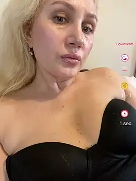 Snapshot of YourBlondee chatting on 05-08-26, 03:34 YourBlondee online show from 05-08-26, 03:34
