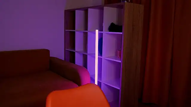 ItsAlisia online show from 11-12-25, 02:17