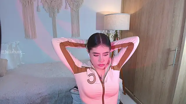 Snapshot of iriswest_ chatting on 11-14-25, 12:31 iriswest online show from 11-14-25, 12:31