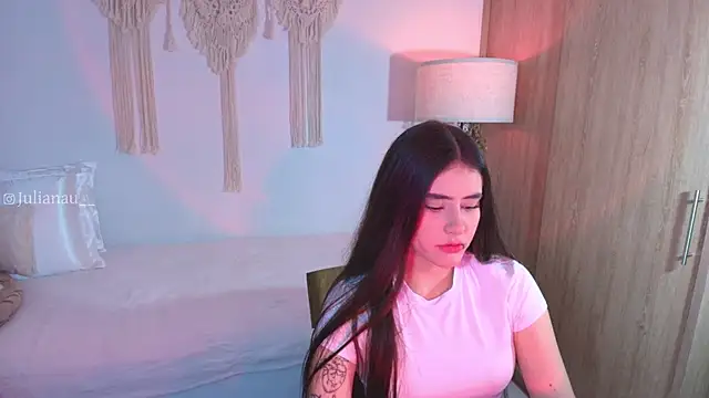 Snapshot of iriswest_ chatting on 11-17-25, 12:38 iriswest online show from 11-17-25, 12:38