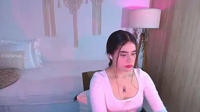 Snapshot of iriswest_ chatting on 11-17-25, 11:32 iriswest online show from 11-17-25, 11:32