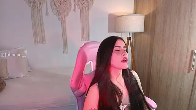 Snapshot of iriswest_ chatting on 12-03-25, 12:07 iriswest online show from 12-03-25, 12:07