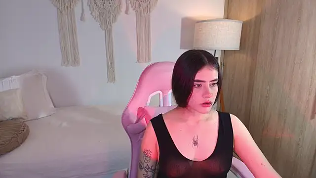 Snapshot of iriswest_ chatting on 12-04-25, 11:35 iriswest online show from 12-04-25, 11:35