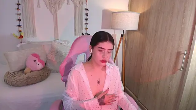 Snapshot of iriswest_ chatting on 01-17-26, 11:41 iriswest online show from 01-17-26, 11:41