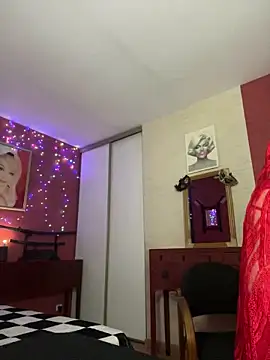 Smiling Irene online show from 02-14-25, 06:51