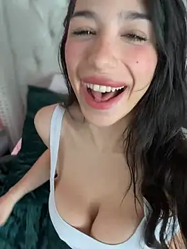 LoveLillyy online show from 01-04-25, 08:16