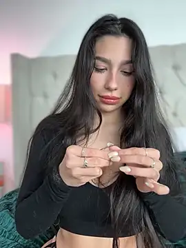LoveLillyy online show from 01-29-25, 07:53
