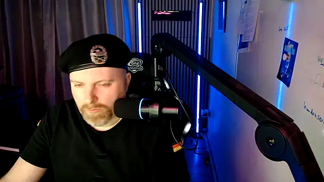 Snapshot of DerPornoPete chatting on 05-17-26, 02:31 DerPornoPete online show from 05-17-26, 02:31