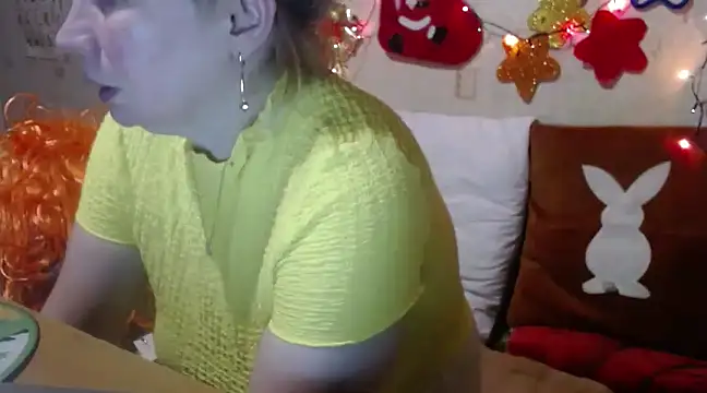 Snapshot of QueenLana chatting on 01-02-25, 05:29 QueenLana online show from 01-02-25, 05:29