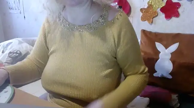 Snapshot of QueenLana chatting on 01-06-25, 10:46 QueenLana online show from 01-06-25, 10:46