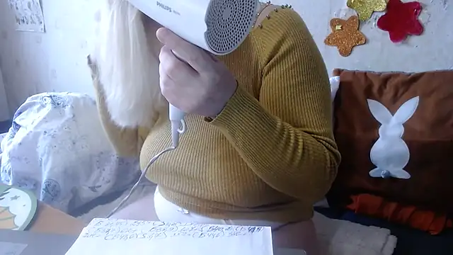 Snapshot of QueenLana chatting on 02-08-25, 09:24 QueenLana online show from 02-08-25, 09:24