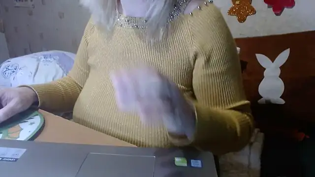 Snapshot of QueenLana chatting on 02-08-25, 04:04 QueenLana online show from 02-08-25, 04:04