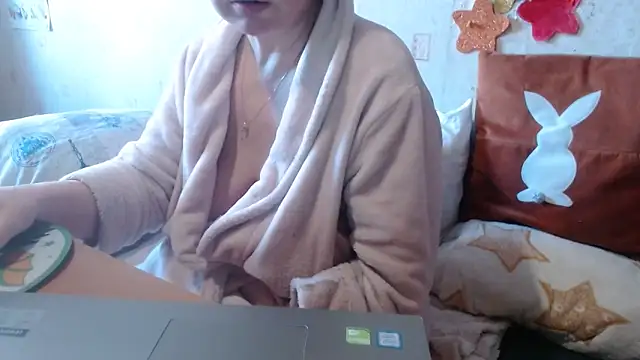Snapshot of QueenLana chatting on 02-11-25, 01:30 QueenLana online show from 02-11-25, 01:30