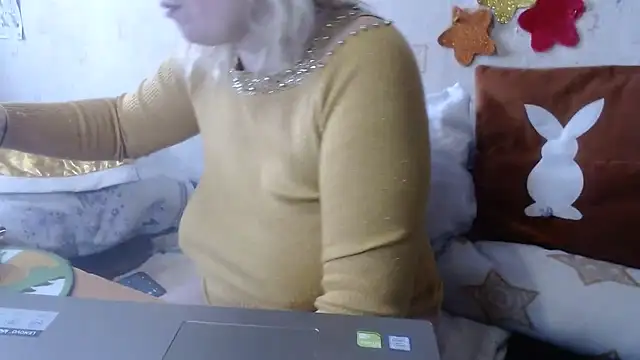 Snapshot of QueenLana chatting on 02-15-25, 08:11 QueenLana online show from 02-15-25, 08:11