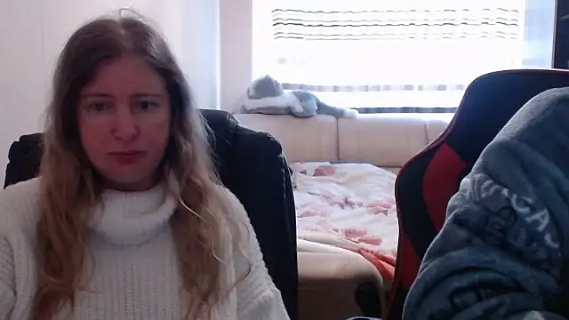 PeterAndJen online show from 03-22-25, 06:43