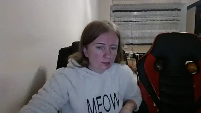 PeterAndJen online show from 10-26-25, 06:36