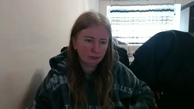 Snapshot of PeterAndJen chatting on 02-11-26, 08:30 PeterAndJen online show from 02-11-26, 08:30