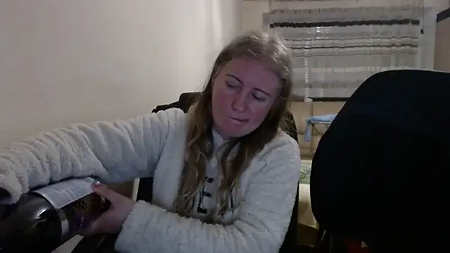 Snapshot of PeterAndJen chatting on 02-15-26, 07:54 PeterAndJen online show from 02-15-26, 07:54