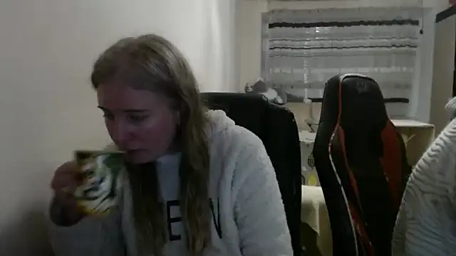 Snapshot of PeterAndJen chatting on 02-16-26, 08:27 PeterAndJen online show from 02-16-26, 08:27