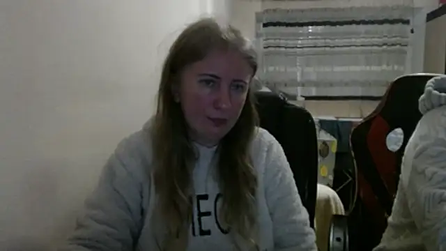 Snapshot of PeterAndJen chatting on 02-17-26, 08:37 PeterAndJen online show from 02-17-26, 08:37