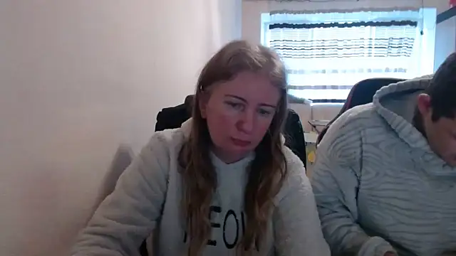 Snapshot of PeterAndJen chatting on 02-19-26, 06:20 PeterAndJen online show from 02-19-26, 06:20