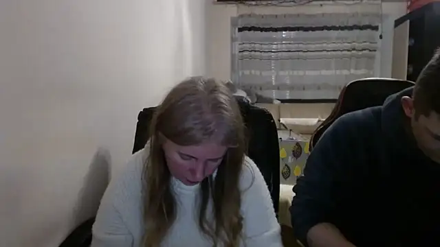 Snapshot of PeterAndJen chatting on 03-01-26, 06:32 PeterAndJen online show from 03-01-26, 06:32