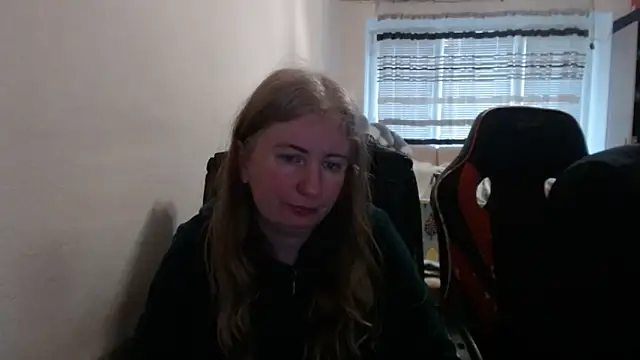 Snapshot of PeterAndJen chatting on 03-18-26, 06:22 PeterAndJen online show from 03-18-26, 06:22