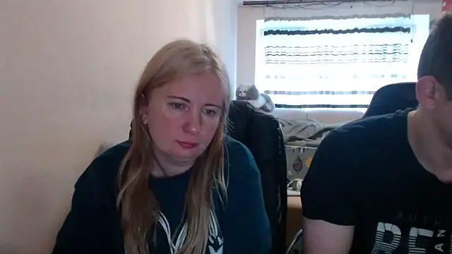 PeterAndJen online show from 04-30-26, 05:47