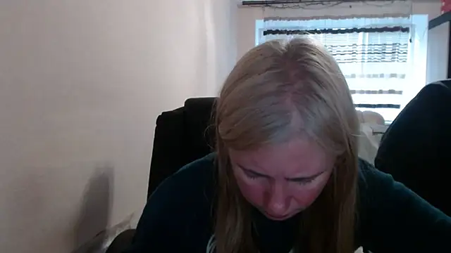 PeterAndJen online show from 04-30-26, 05:52