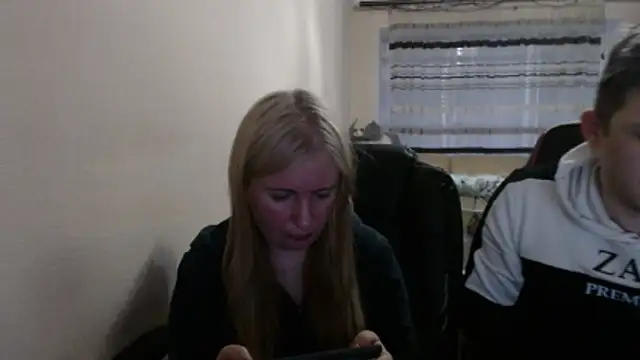 PeterAndJen online show from 05-04-26, 06:04