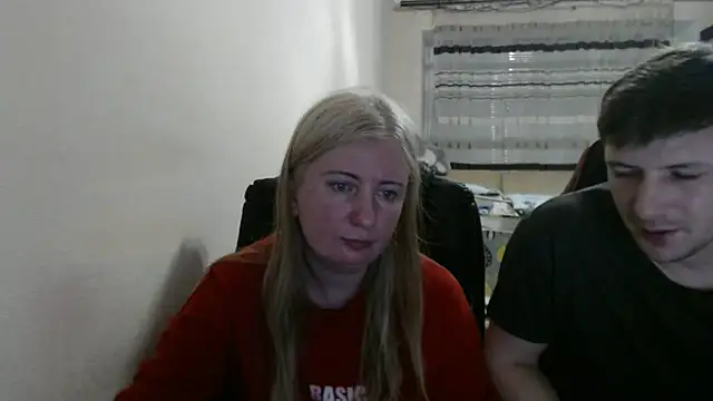 PeterAndJen online show from 05-05-26, 07:33