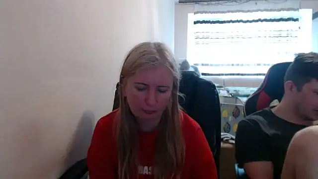PeterAndJen online show from 05-06-26, 07:35