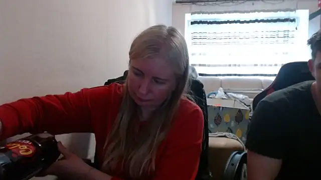 PeterAndJen online show from 05-08-26, 05:07