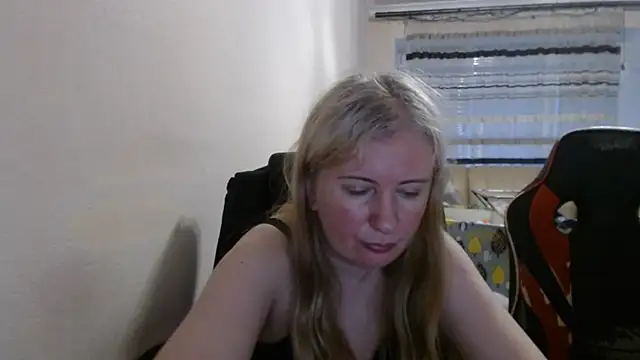 PeterAndJen online show from 06-17-26, 05:58