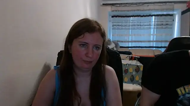 Snapshot of PeterAndJen chatting on 07-03-26, 05:41 PeterAndJen online show from 07-03-26, 05:41