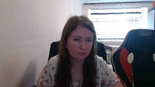 Snapshot of PeterAndJen chatting on 07-06-26, 05:26 PeterAndJen online show from 07-06-26, 05:26