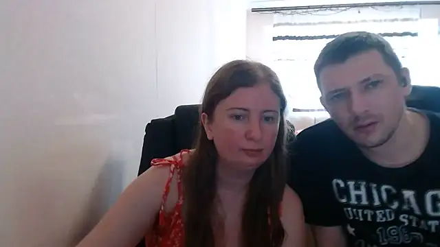 Snapshot of PeterAndJen chatting on 07-10-26, 08:18 PeterAndJen online show from 07-10-26, 08:18