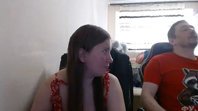 Snapshot of PeterAndJen chatting on 07-12-26, 05:26 PeterAndJen online show from 07-12-26, 05:26