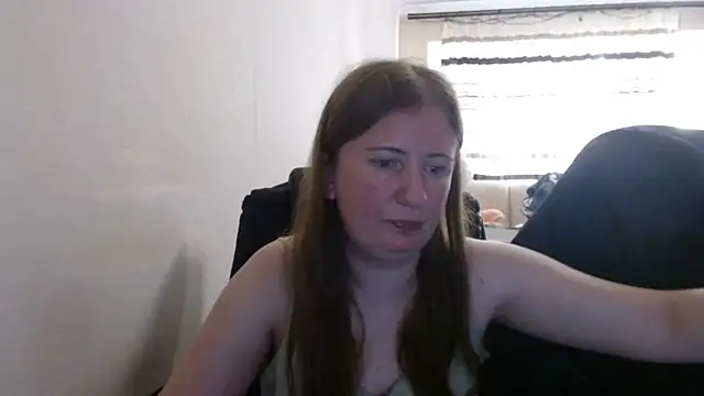 Snapshot of PeterAndJen chatting on 07-13-26, 06:00 PeterAndJen online show from 07-13-26, 06:00
