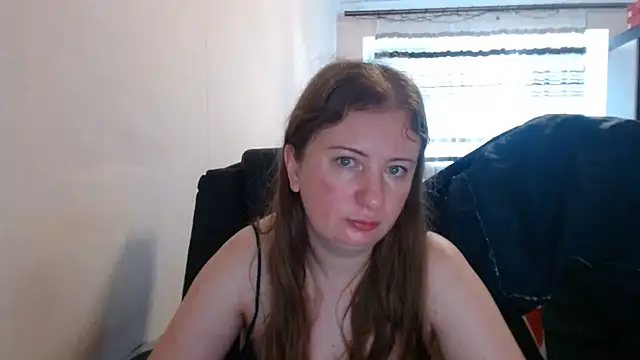 Snapshot of PeterAndJen chatting on 07-15-26, 05:23 PeterAndJen online show from 07-15-26, 05:23
