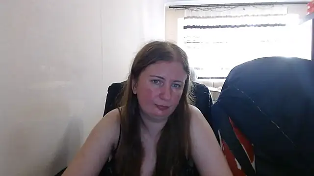 Snapshot of PeterAndJen chatting on 07-15-26, 05:29 PeterAndJen online show from 07-15-26, 05:29