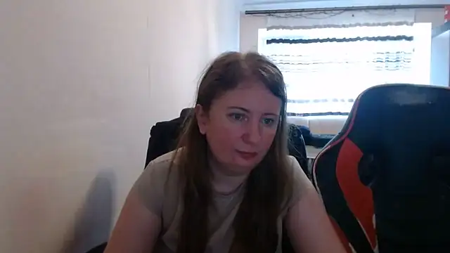 Snapshot of PeterAndJen chatting on 07-25-26, 06:00 PeterAndJen online show from 07-25-26, 06:00