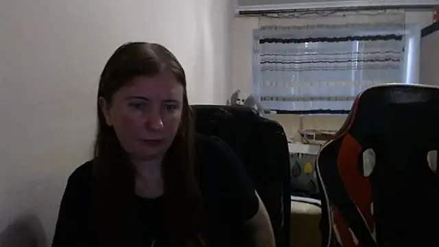 Snapshot of PeterAndJen chatting on 07-28-26, 06:31 PeterAndJen online show from 07-28-26, 06:31