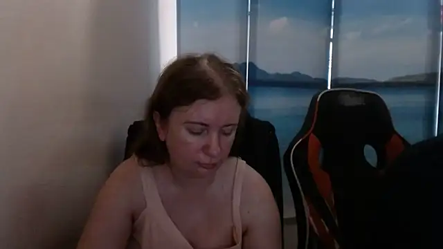 Snapshot of PeterAndJen chatting on 08-08-26, 06:26 PeterAndJen online show from 08-08-26, 06:26