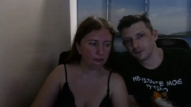 Snapshot of PeterAndJen chatting on 08-08-26, 06:32 PeterAndJen online show from 08-08-26, 06:32