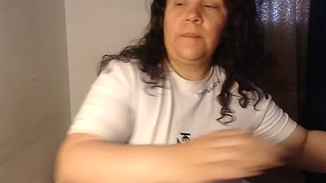 agathamiller01 online show from 04-30-26, 11:16